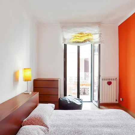 *movies & Books* Stylish House With Jacuzzi